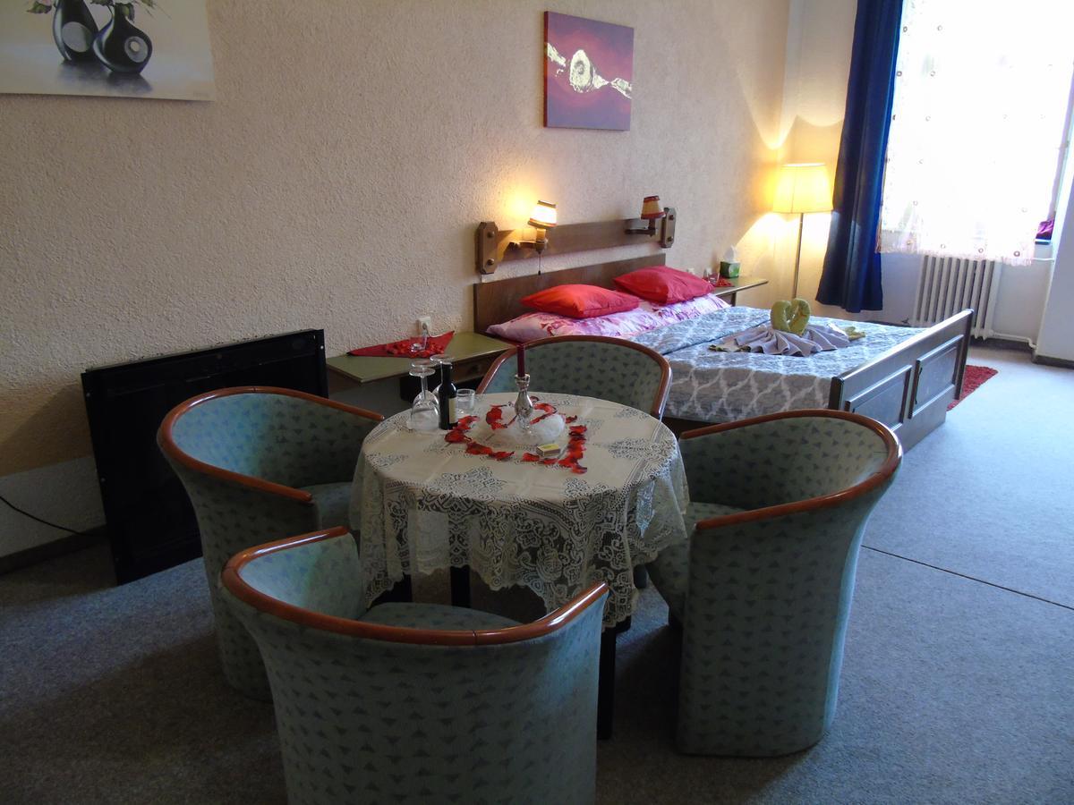 Gl Hotel Trutnov Eksteriør billede