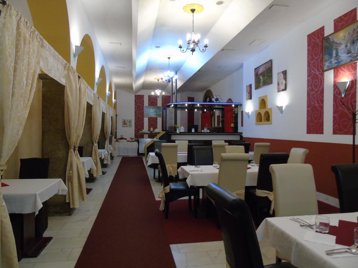Gl Hotel Trutnov Eksteriør billede