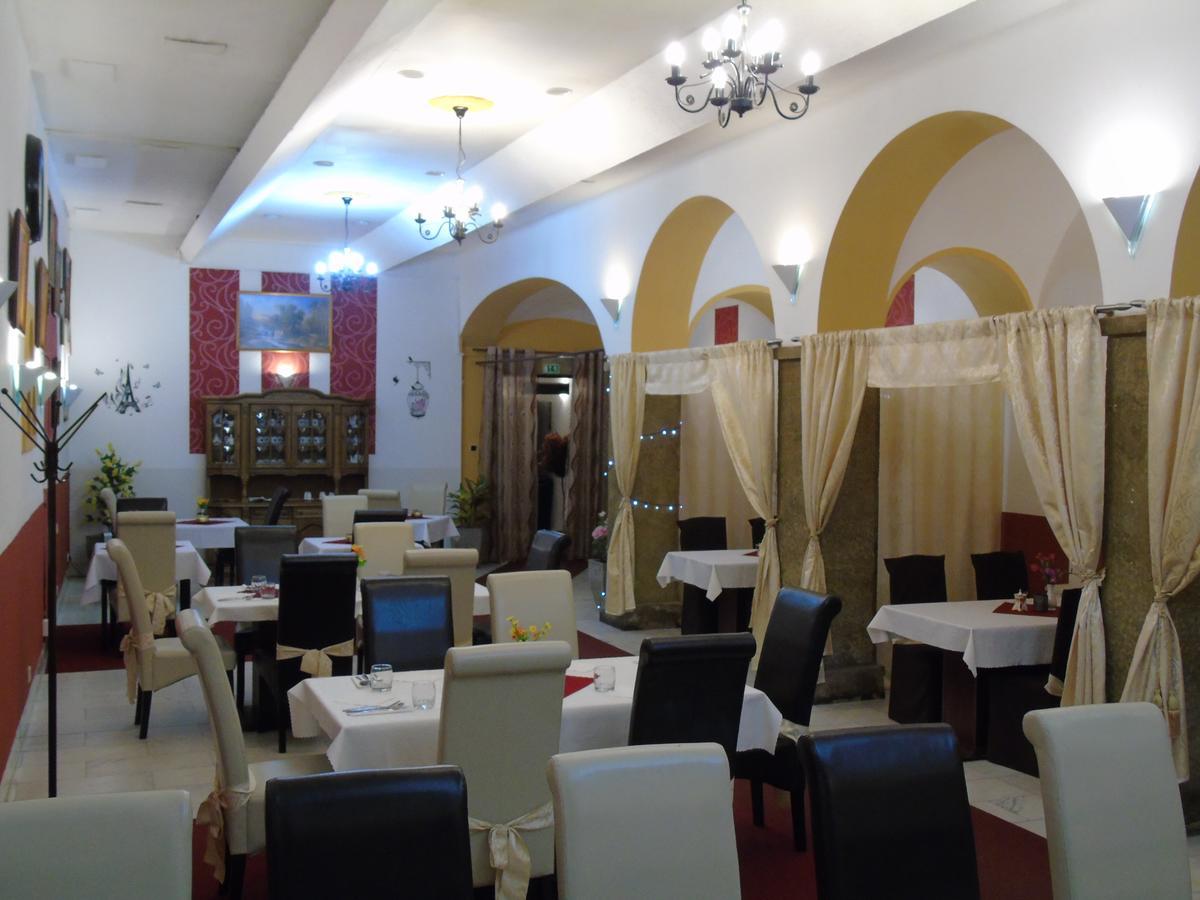 Gl Hotel Trutnov Eksteriør billede