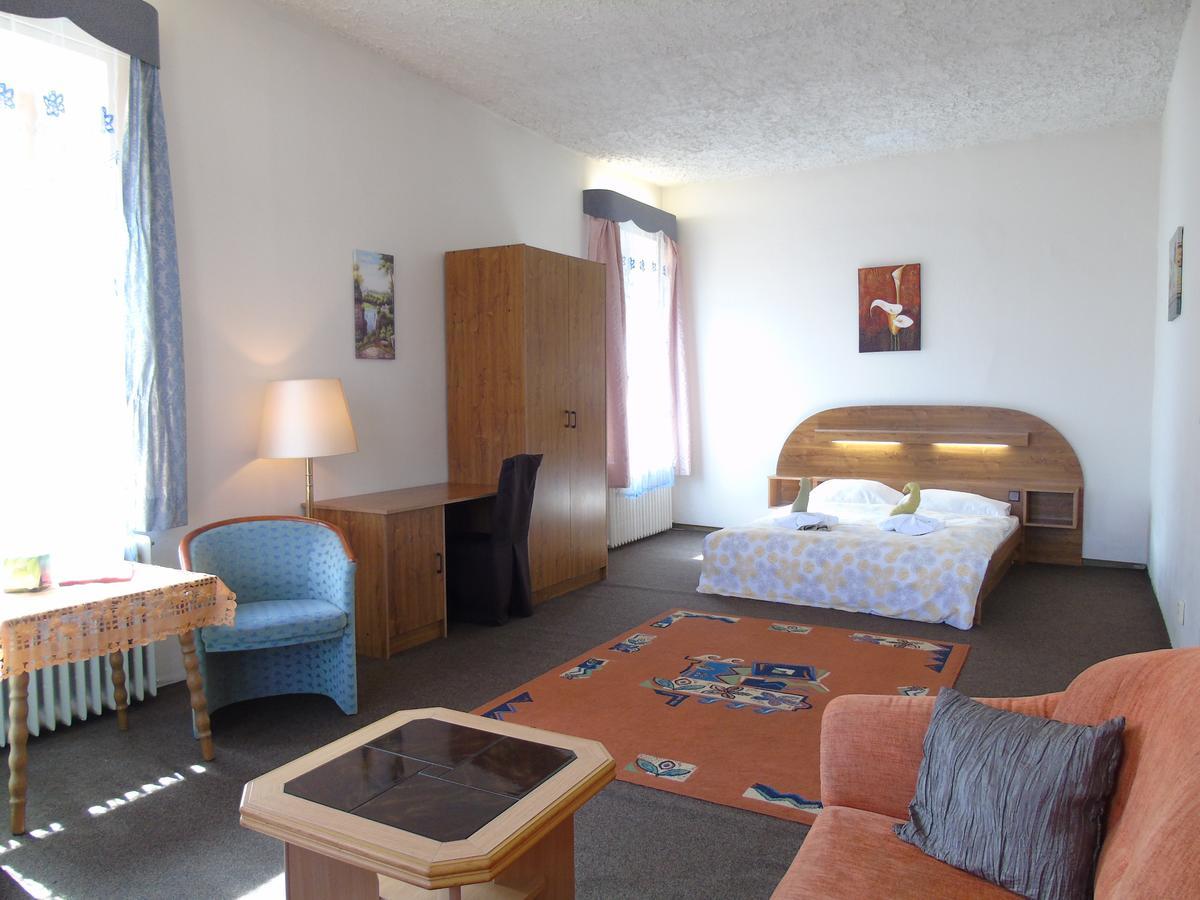 Gl Hotel Trutnov Eksteriør billede