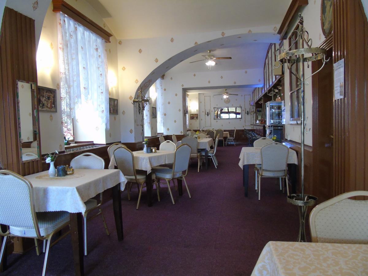 Gl Hotel Trutnov Eksteriør billede