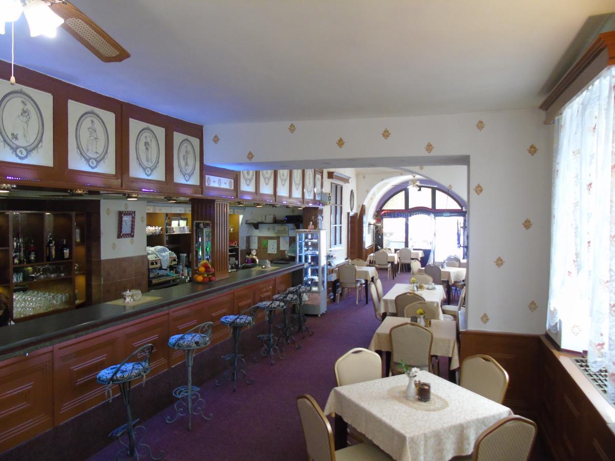 Gl Hotel Trutnov Eksteriør billede