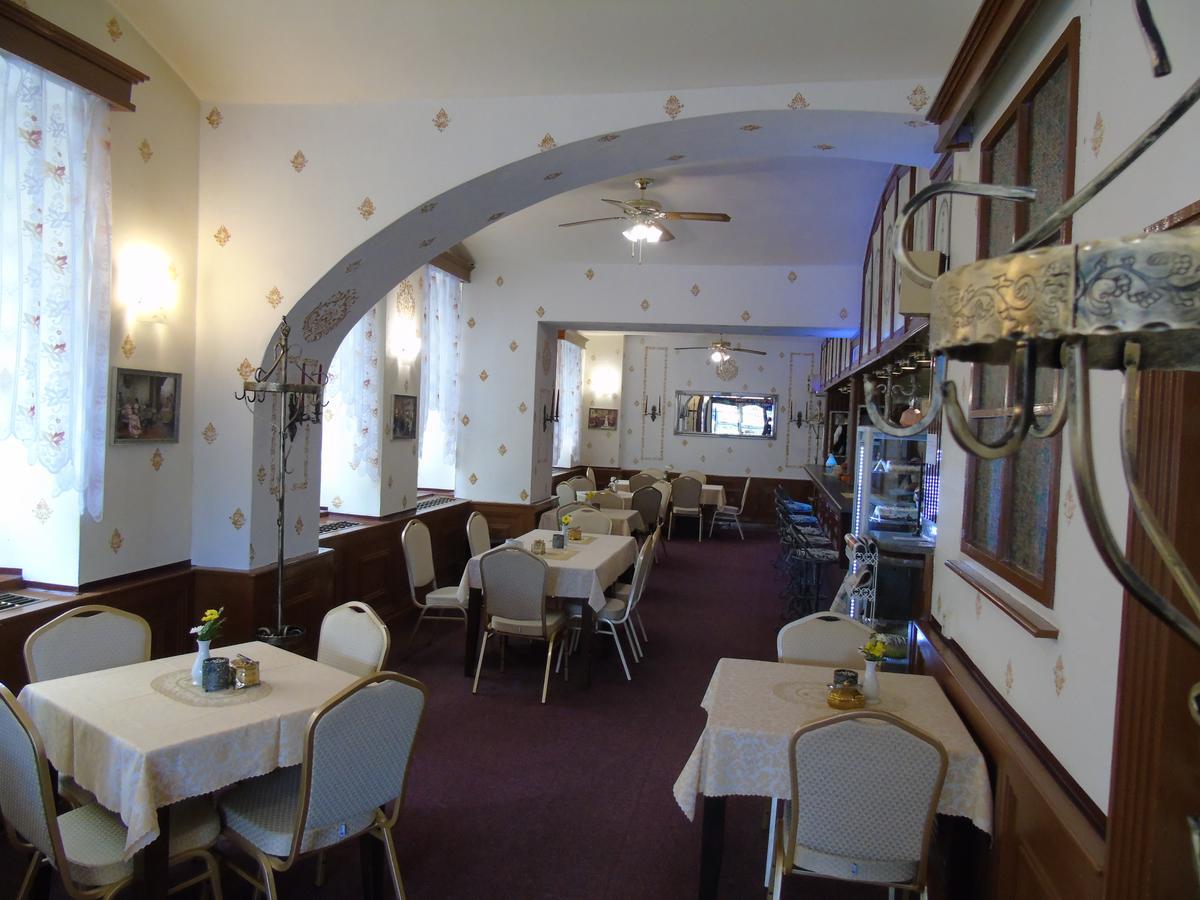 Gl Hotel Trutnov Eksteriør billede