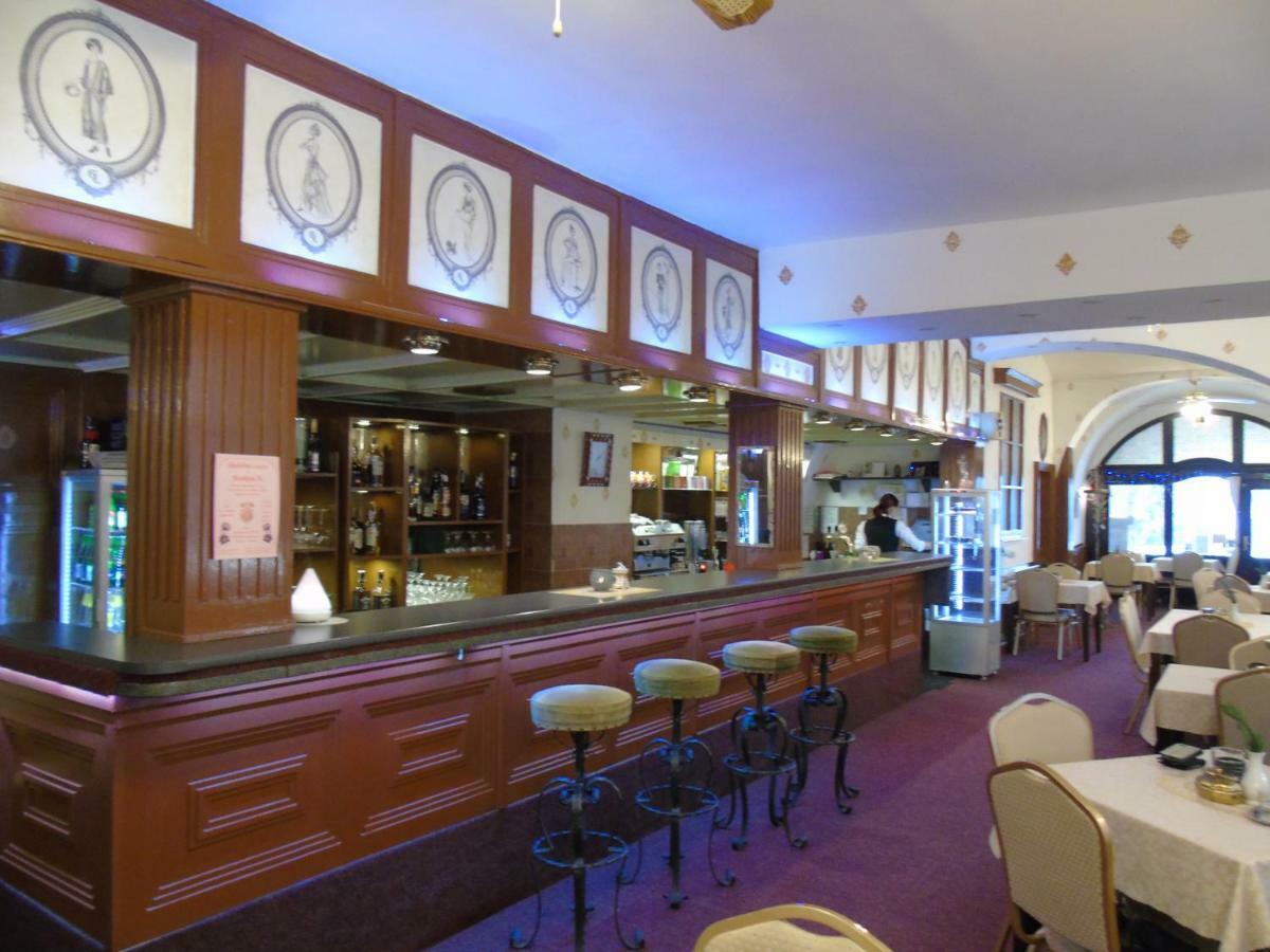 Gl Hotel Trutnov Eksteriør billede